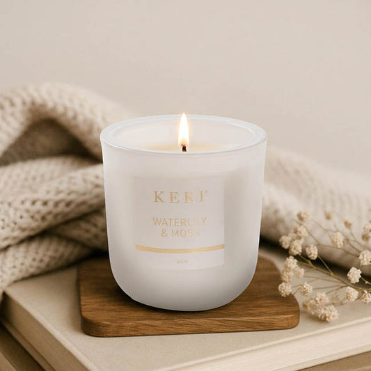 Scented Candle Delicacy Wood Lid Waterlily & Moss 240g