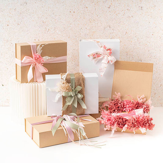 Hamper Gift Box Magnetic Flap Large White (38x26x9.5cmH)