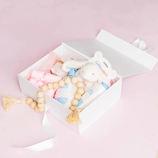 Signature Hamper Magnetic Box & Ribbon M White (34x26x12cmH)