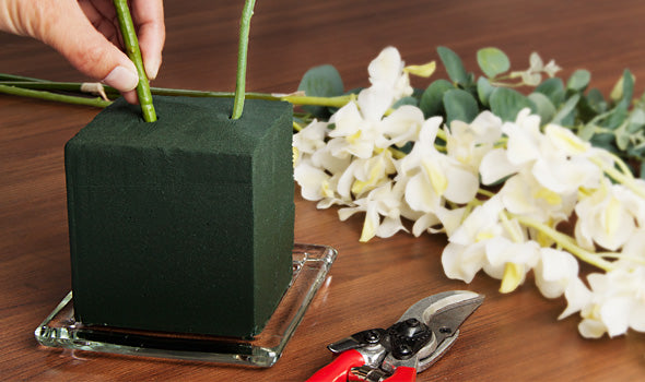 Floral Foam What It Does and How It Works