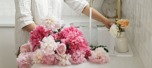 Quick tip recipe for making your own homemade flower food for fresh cut flowers