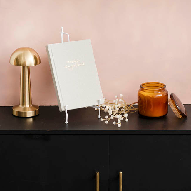 Metal Tabletop Easel White (16x30cmH)