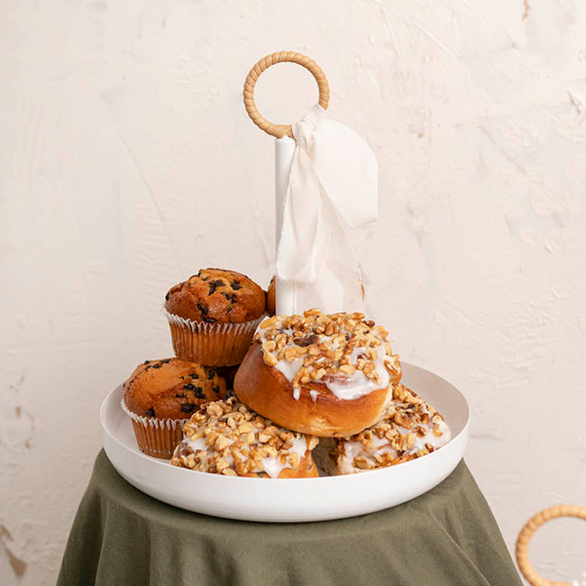 Cake Plate w Handle Metal Set 2 White (25cmD & 29cmD)