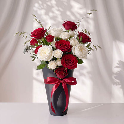 Flower Bouquet Conical Paper Vase Lge Black Pk5 (18x9x30Hcm)