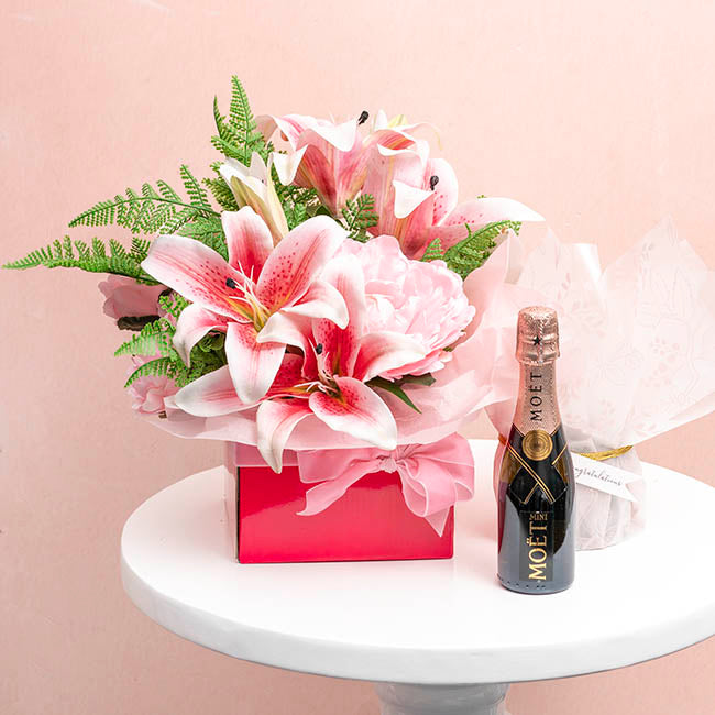 Medium No.6 Posy Box Autolock Base Pk10 Hot Pink (16x12cmH)