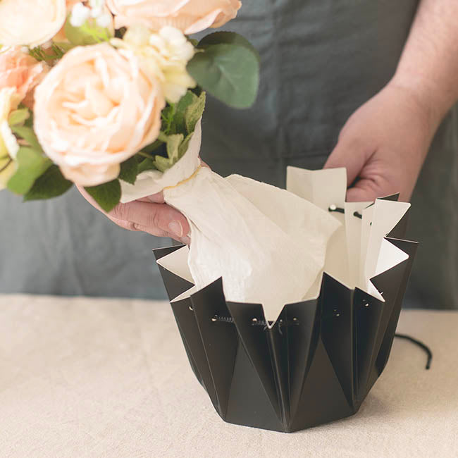 Flower Bouquet Designer Pod Pack 10 White (13.8x14.4Hcm)