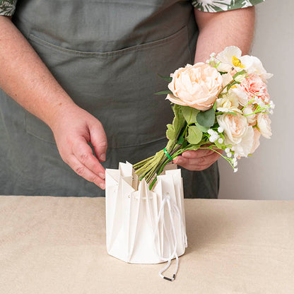 Flower Bouquet Designer Pod Pack 10 White (16.5x17Hcm)