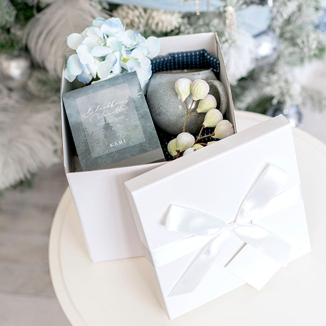 Gift Box Extra Lge with Bow Flat Pack White (250x250x245mmH)
