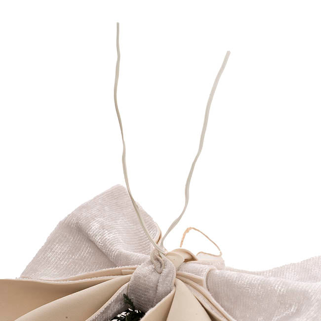 Pre-Made Bow Crushed Velvet Decoration White Pk2 (14Wx14cm)