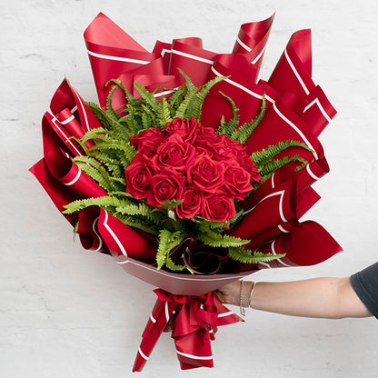 Cello Regal Pro Silhouette 65mic PK 100 Blood Red (50x70cm)