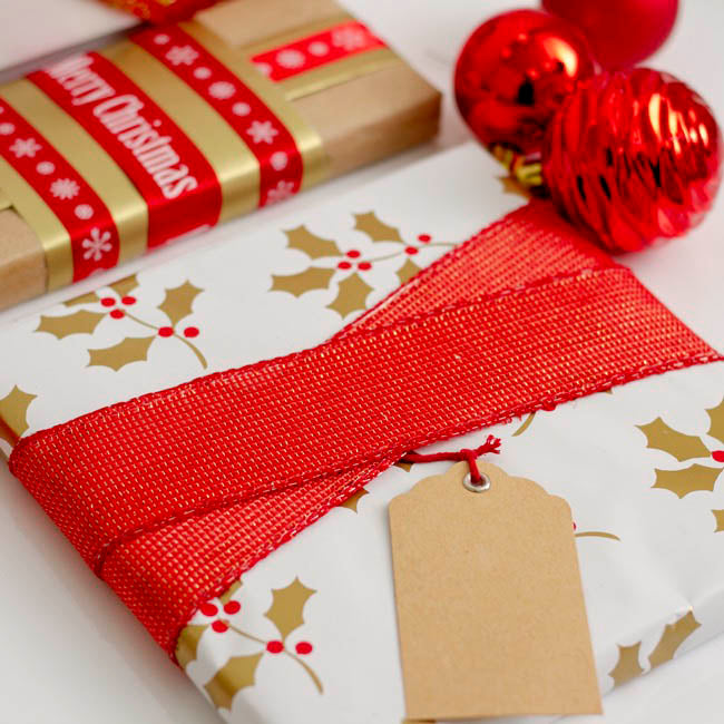 Hanging Gift Tags Scallop Kraft Brown Pack 20 (5x9cmH)