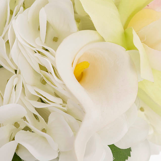 Stella Flower Arrangement w Resin Water White (20x25cmH)