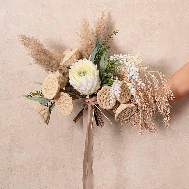 Lotus Pod Spray Nude Beige (63cmH)