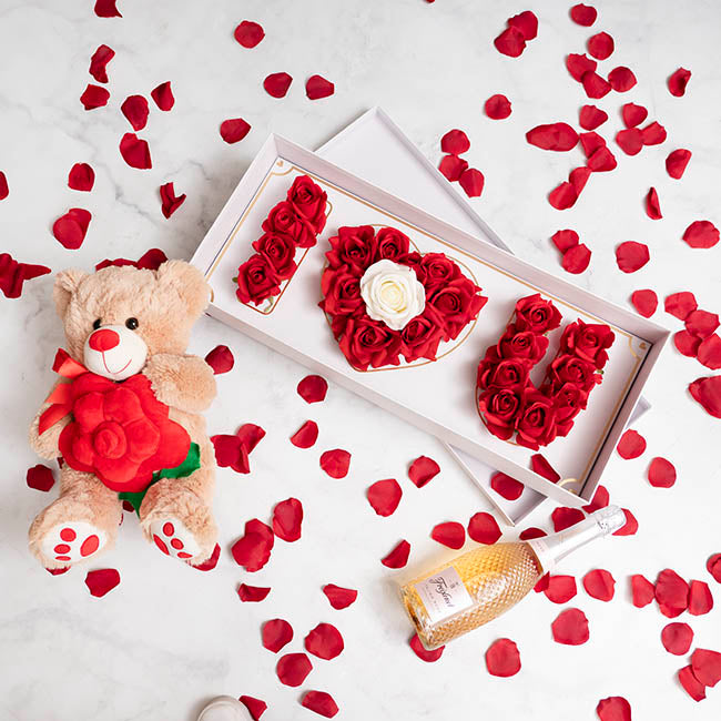 I Love U Rose Box with Foam Insert White (61x26x11Hcm)