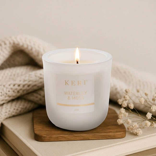 Scented Candle Delicacy Wood Lid Waterlily & Moss 240g