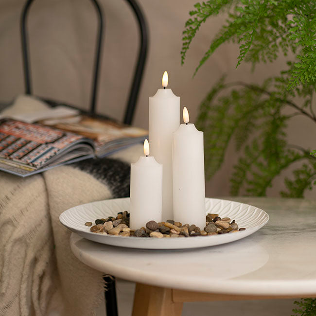 Wax LED Trueflame Flickering Pillar Candle White (5DX18cmH) table display