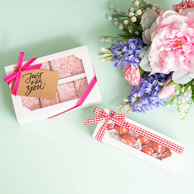 Macaron Sliding Window Box 12 White Pack 10 (185x125x50Hmm)