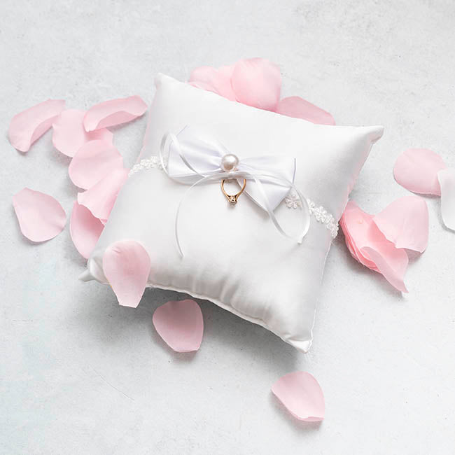 Wedding Ring Pillow w Bow White (20x20cmH)