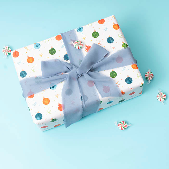 Wrapping Paper Roll Bold Baubles Gloss White (50cmx50m)