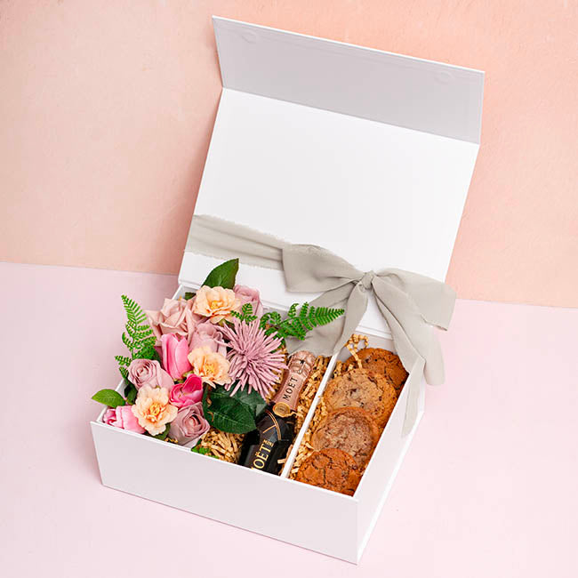 Hamper Gift Box Magnetic Flap Tall Small White (25x20x9cmH)