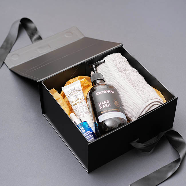 Signature Hamper Magnetic Box & Ribbon S Black (24x21x11cmH)