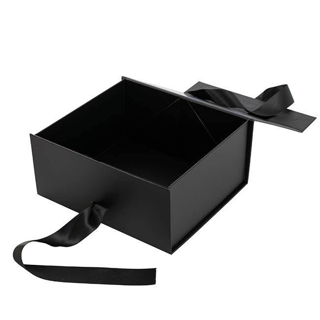 Signature Hamper Magnetic Box & Ribbon S Black (24x21x11cmH)