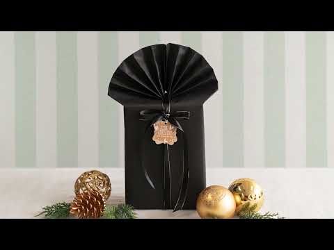 Learn how to create a fan gift topper using Kraft paper