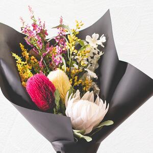 🐨 Celebrate Australia Day with Native Style 🌿

Bring the beauty of the Australian landscape into your home, store, or event with our range of 𝐚𝐫𝐭𝐢𝐟𝐢𝐜𝐢𝐚𝐥 𝐧𝐚𝐭𝐢𝐯𝐞 𝐟𝐥𝐨𝐰𝐞𝐫𝐬 — featuring iconic textures and tones inspired by the bush.

Perfect for Australia Day styling, Aussie-themed displays, gifting, or year-round décor, these realistic stems are always in season and made to last.

𝐒𝐡𝐨𝐩 𝐭𝐡𝐞 𝐫𝐚𝐧𝐠𝐞 𝐢𝐧-𝐬𝐭𝐨𝐫𝐞 & 𝐨𝐧𝐥𝐢𝐧𝐞 𝐯𝐢𝐚 𝐭𝐡𝐞 𝐥𝐢𝐧𝐤 𝐢𝐧 𝐨𝐮𝐫 𝐛𝐢𝐨.
.
.
.
#Koch #KochAndCo #AustraliaDay #AustralianNatives #NativeFlowers #ArtificialFlowers #AussieStyle #HomeDecor #RetailStyling #EventInspo