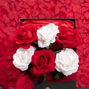 🌹 Monday Valentine's Day DIY Inspiration | Make your rose bouquet an interactive display with  𝐓𝐡𝐞 𝐔𝐧𝐯𝐞𝐢𝐥 𝐅𝐥𝐨𝐰𝐞𝐫 𝐁𝐨𝐱!

Part transport, part presentation, this sliding display box keeps arrangements secure while allowing for a beautiful unveiling of the arrangement inside. 

𝐒𝐡𝐨𝐩 𝐭𝐡𝐢𝐬 𝐩𝐫𝐨𝐣𝐞𝐜𝐭 𝐢𝐧-𝐬𝐭𝐨𝐫𝐞 𝐨𝐫 𝐨𝐧𝐥𝐢𝐧𝐞 𝐧𝐨𝐰 𝐯𝐢𝐚 𝐭𝐡𝐞 𝐥𝐢𝐧𝐤 𝐢𝐧 𝐨𝐮𝐫 𝐛𝐢𝐨!
.
.
.
#Koch #KochAndCo #ValentinesFlorist #ValentinesDayFlowers #FloristSupplies #WholesaleFloristry #FloralWholesale #BouquetWrapping #FloristWrap #FloristLife #EventFloristry