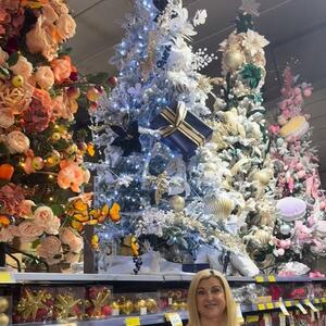 POV When you walk into the Koch Christmas aisles 🎄🎁🎅🏼

.
.
.
#KochAndCo #Koch #Christmas2025 #ChristmasStock #FestiveDecor #ChristmasStyle #EventStyling #WholesaleDecor #ChristmasInspo #HolidayDecor #SeasonalSavings