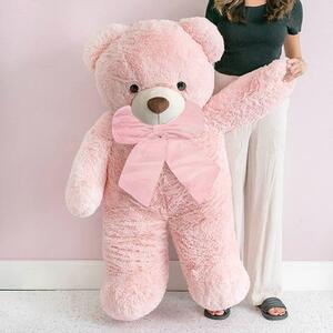Liam the Soft Giant Teddy Bear in Soft Pink wears a pink bow. 

This oversized, plush bear makes a statement, whether as part of a hamper, or as a standalone gift. 

Liam is a popular choice for anniversaries, Valentine’s Day, birthdays, and more.

Standing tall at 130cm, Liam has a sitting height of 90cm. Liam is sold individually.

ITEM: 4808604PK
.
.
#Kochandco #Kochinspo #PlushLove #bigbearenergy #GiantTeddyBear