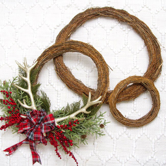 Wreath Grapevine and Twig Mix Natural (30cmD)