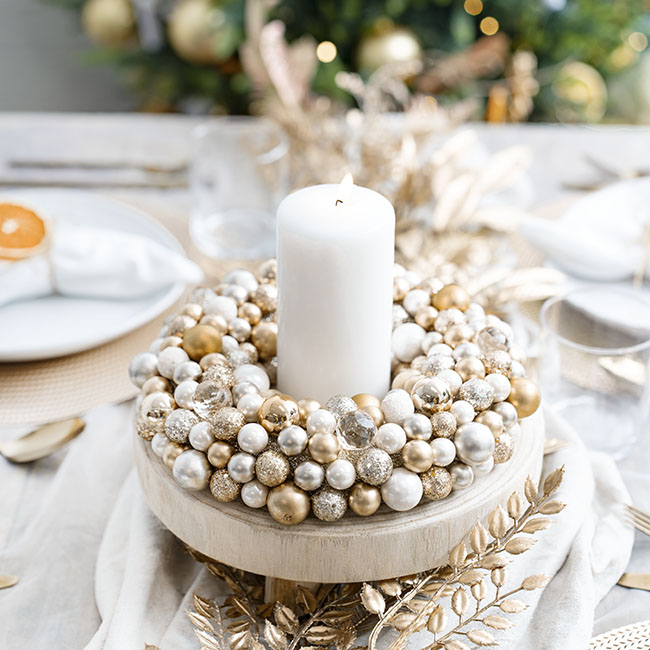 Bauble Cluster Candle Holder Wreath Gold (25cmD)