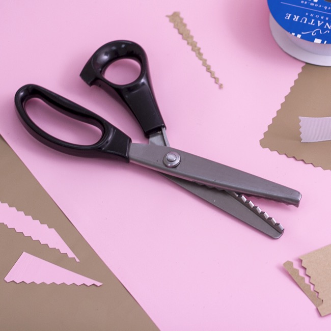 Pinking Shears Dress & Craft Zig Zag Scissors Black (23.5cm)