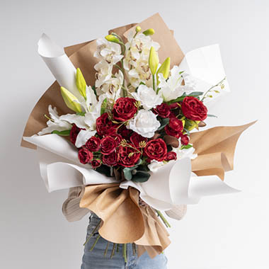  - Spectacular Florals wrapped in Kraft