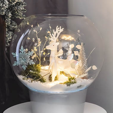  - Reindeer Feature Winter Snow Globe