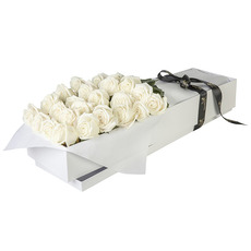 Interflora 24 White Roses in Presentation Box