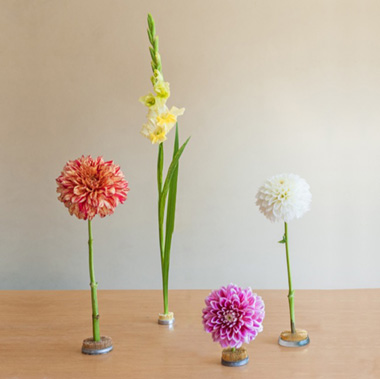 Ikebana Stayput Kenzan Flower Holder No.4 Round Small (4cmD)