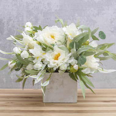 Katie Rose Bouquet with 16 Flowers White (25cmH)