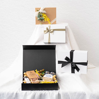 Gourmet Gift Box Magnetic Flap Medium White (32x24x9cmH)